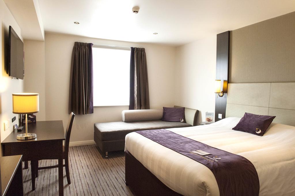 Premier Inn Aberdeen City Centre Экстерьер фото