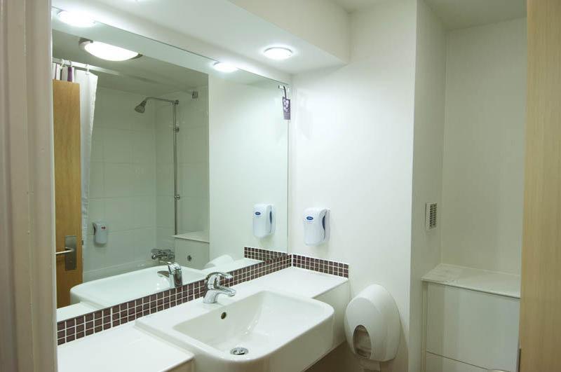 Premier Inn Aberdeen City Centre Экстерьер фото