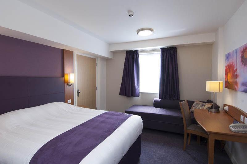 Premier Inn Aberdeen City Centre Экстерьер фото