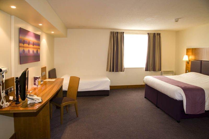 Premier Inn Aberdeen City Centre Экстерьер фото